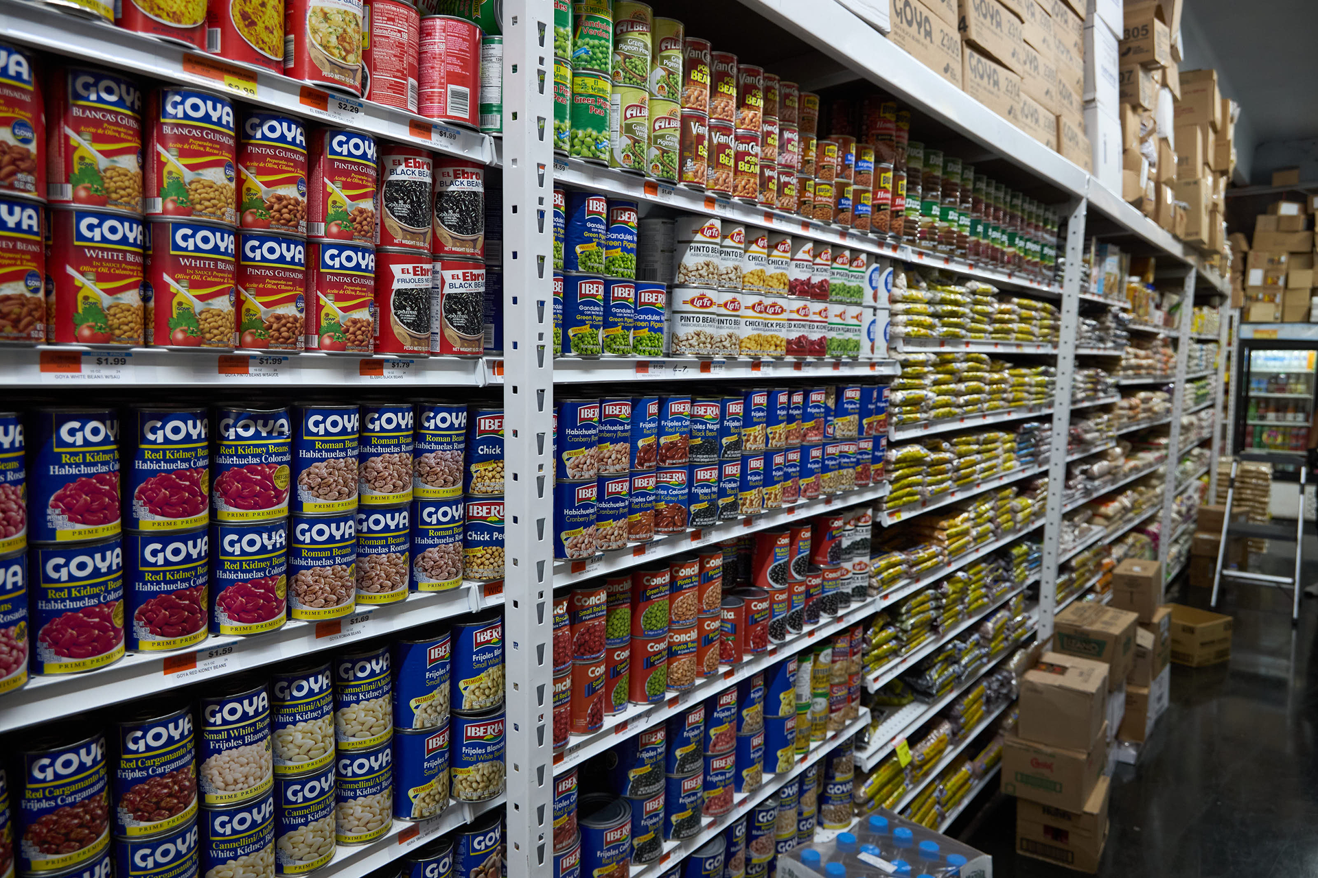 Food Giant Supermarket — slide 2